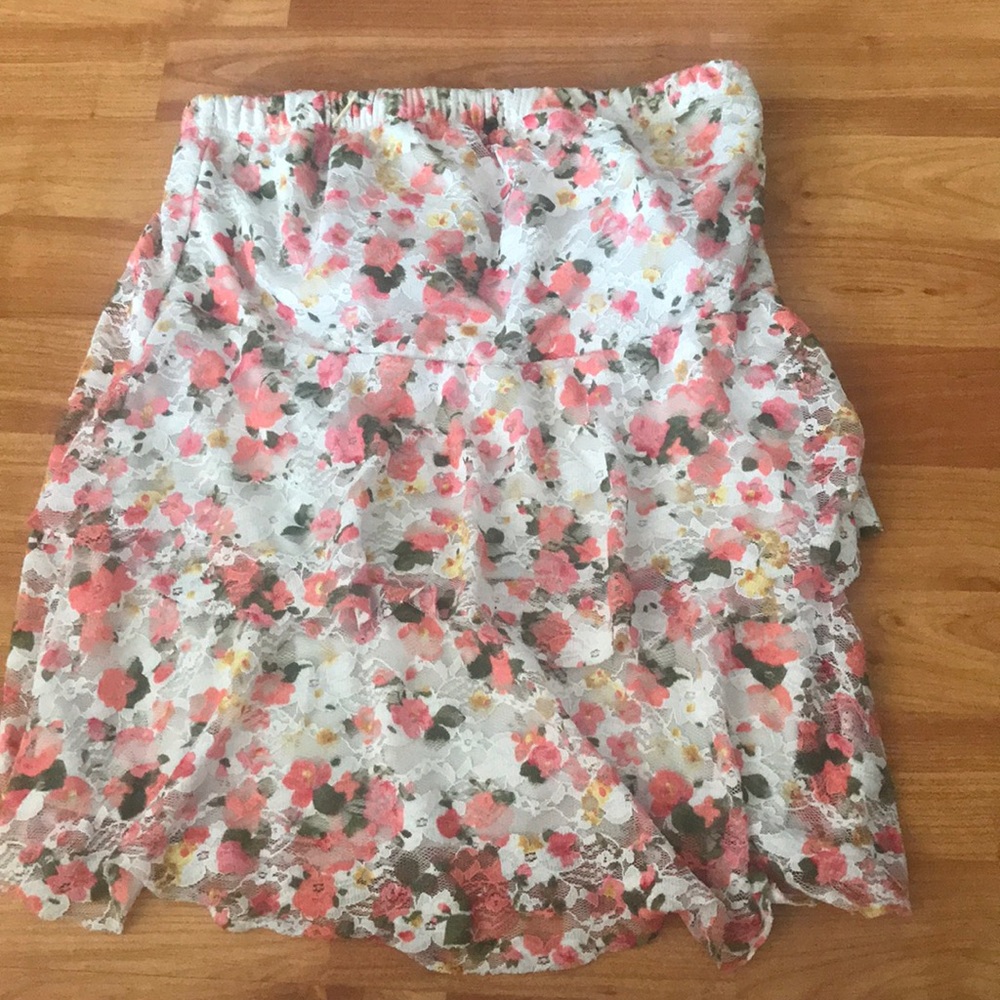 Lace Floral Tube Top
